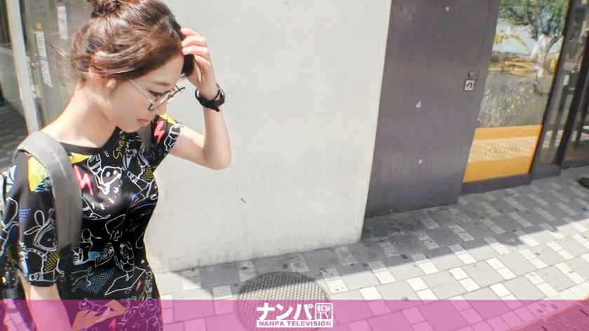国模私拍泄密！模特群约拍大眼睛高颜长腿气质女模，三点全露，奶子阴毛性感