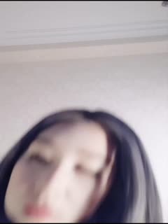 巨乳熟女大姐 啊親愛的我要高潮了 大奶子大乳暈 身材高挑豐滿大長腿 性格開朗健談 被精神小夥從沙發操到床上奶子嘩嘩