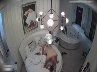 有男友的女职员被上司约出来，身上还穿着工服和丝袜，被狠狠爆操 洛宝