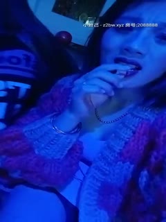 发现女儿做黄播的秘密 猥亵她做爱 白虎穴女上位榨汁 狠狠玩弄肉棒 精液都内射了淫荡溢出[MP4 1.04G]