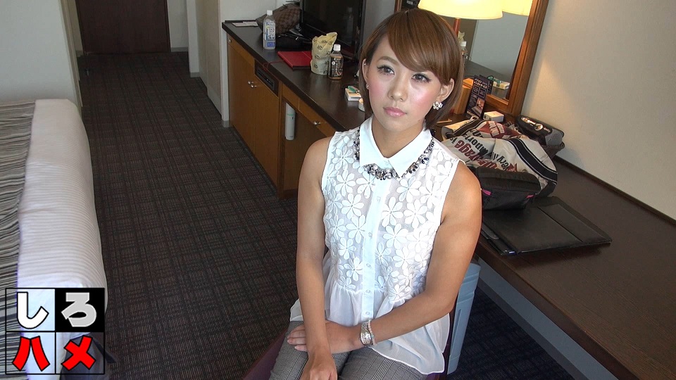 外表羞涩实则放荡，她被操到浪叫连连！