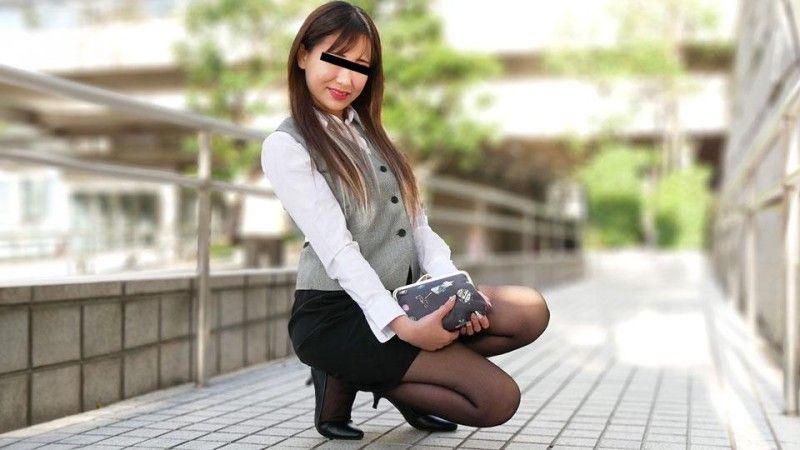 戶外露出肤质清透的女友在户外进行无套性爱 A片