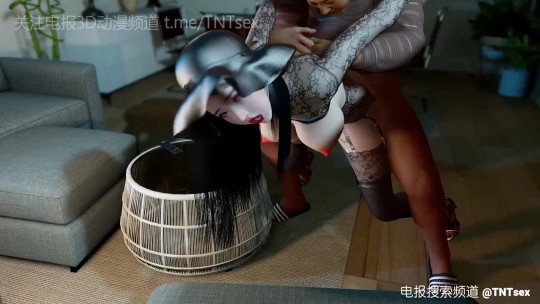 电话响起她在我身下喘息，接完后媚眼如丝扭动丰臀