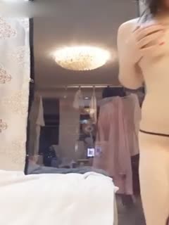 美腿萝莉 悠悠大长腿 玉桂狗制服性爱私拍 猛男爆操白虎蜜穴呻吟连连 主动骑乘肉棒沉迷性爱无法自拔