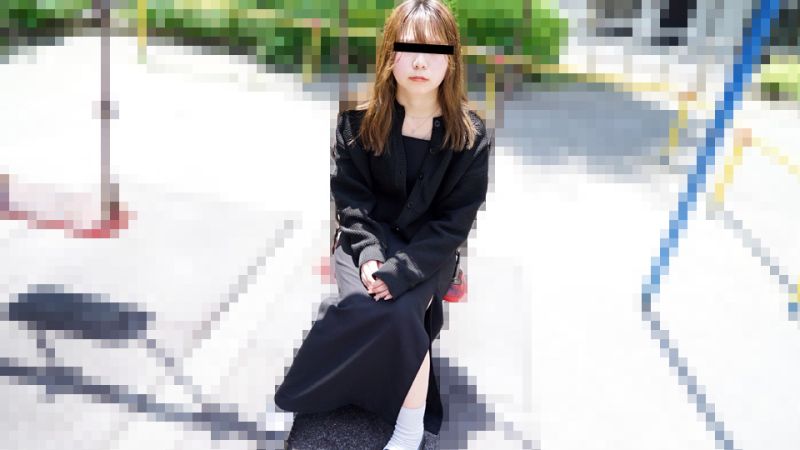 NTR绿帽情侣『养只果果』果果被当母狗一样拴着链子拉着后入，前面还有大肉棒深喉，又一次被捅的不要不要的