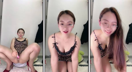 【穿上丝袜轻微脸红】你的丝袜骚宝 御姐 长腿翘臀 吃鸡 高跟大鸡巴水晶棒插逼 喷水 (1)