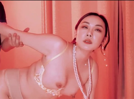 焦点jdsy-520旗袍人妻深夜足交小舅子-米菲兔