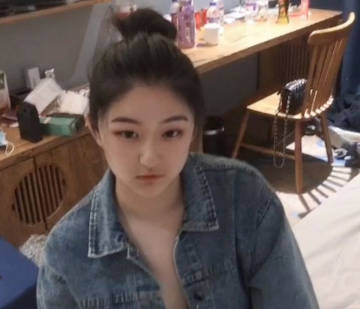 海角社区.今天出来和姐姐开房姐姐还是那样放不开不敢直视我