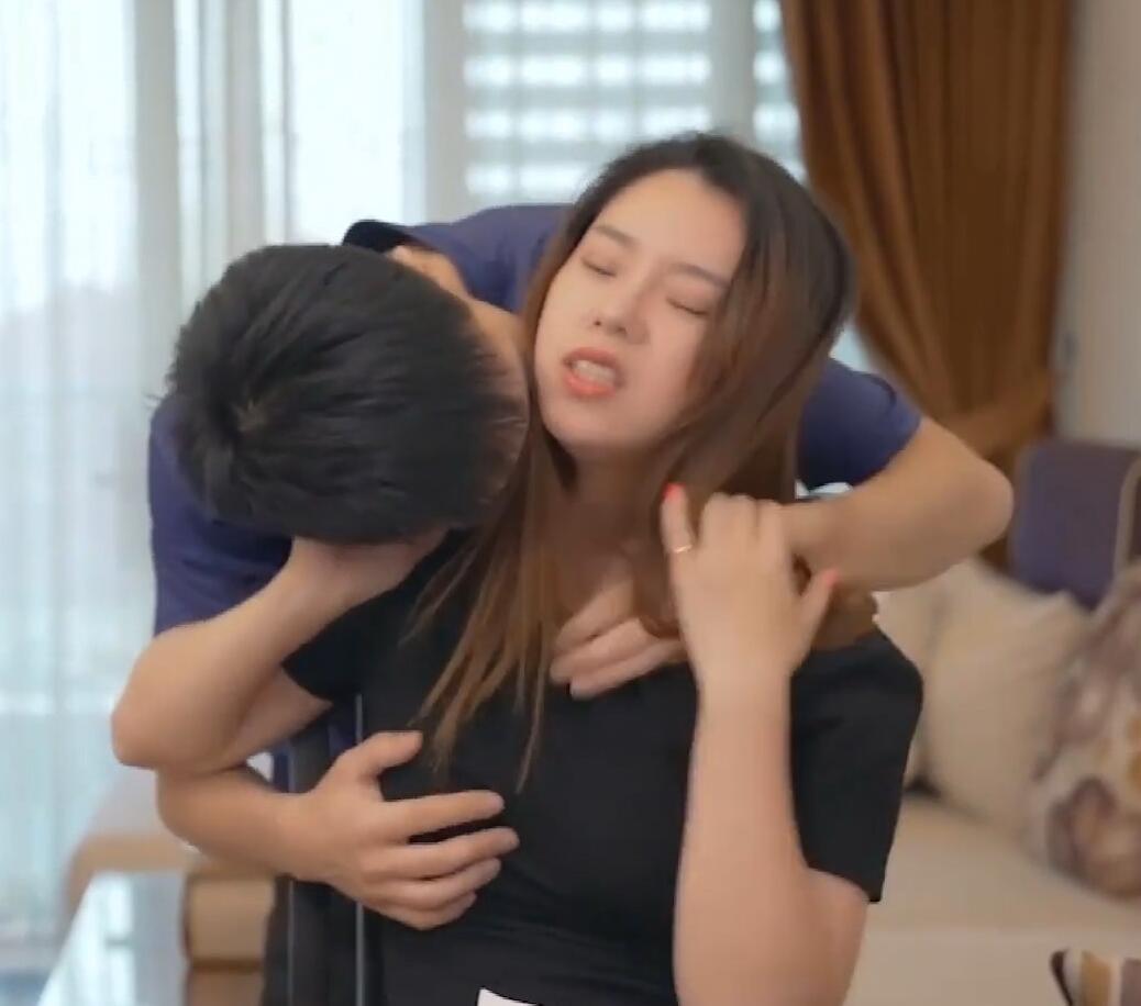 91茄子.帮忙补习的风韵表姐被我强上