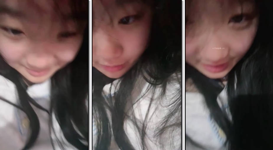 最正宗在读学妹下海【差点是学霸】逼毛围着骚逼长满一圈 掰开逼逼又粉又嫩 扣穴自慰 过瘾 (7)