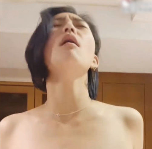 小鸡巴不给力，只好自己骑上去